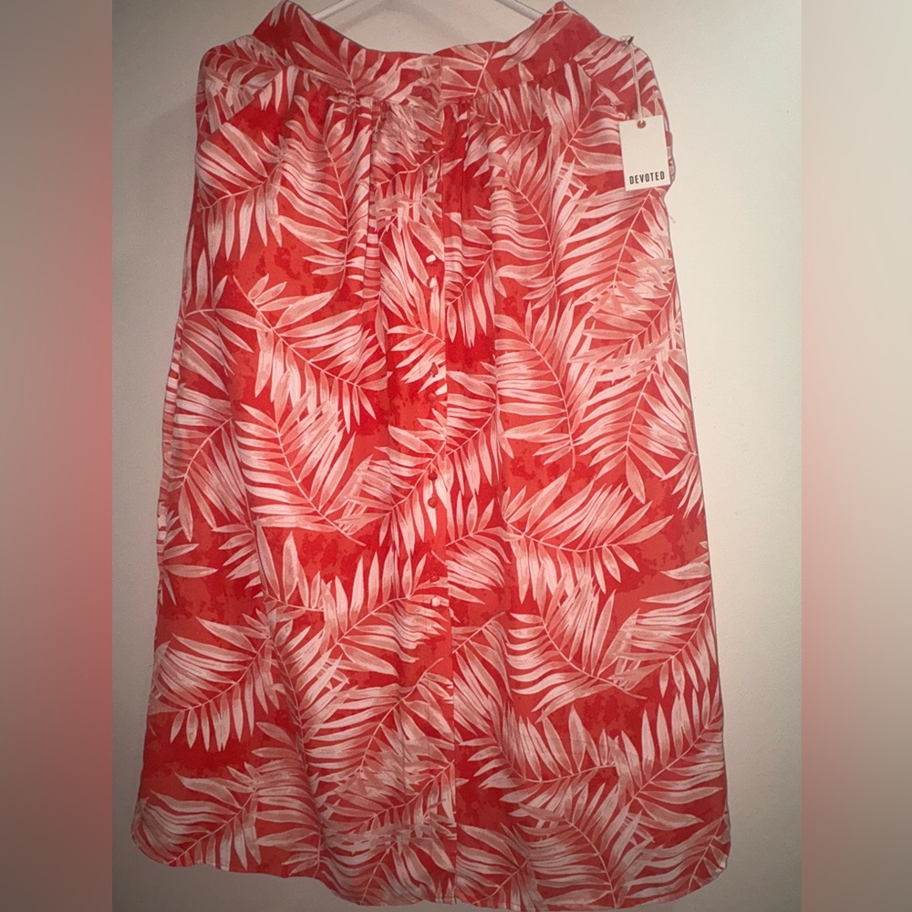 NWT Red and White Button Down Leaf Print Skirt